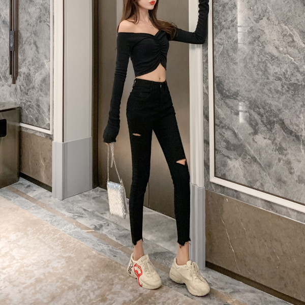 Летни тънки дънки в черен цвят със скъсани мотиви