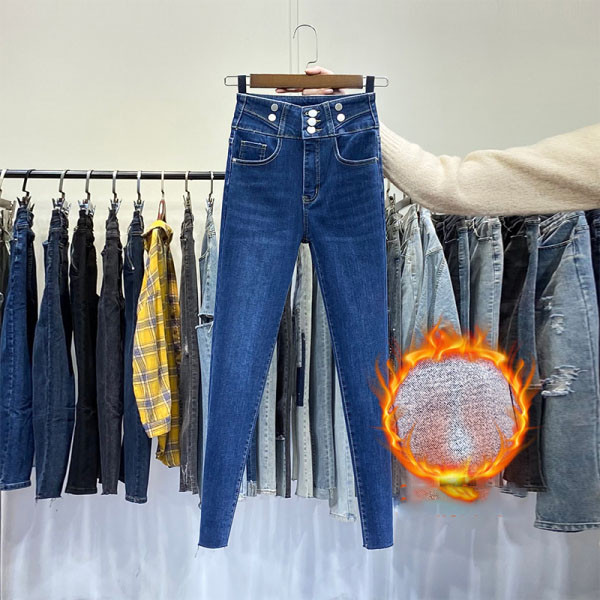 Naiste vabaaja nööpidega teksad – kahte värvi