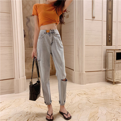 Novi model ležernih ženskih traperica sa poderanim elementima