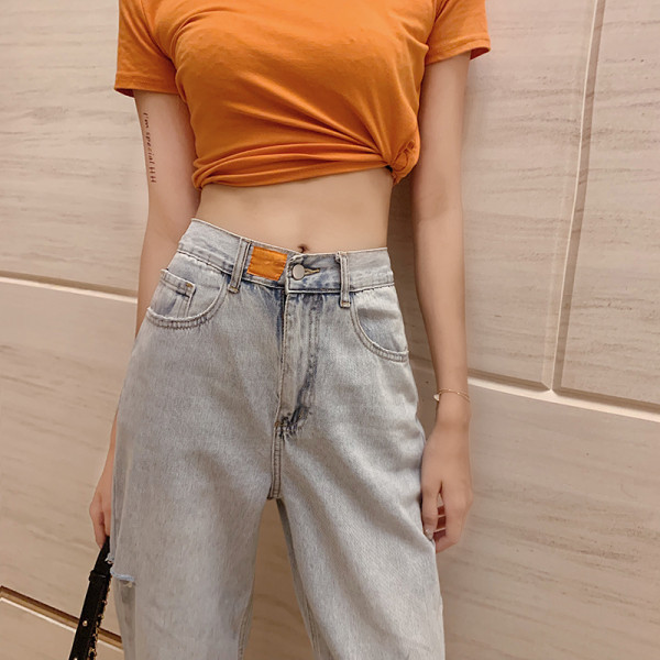 Novi model ležernih ženskih traperica sa poderanim elementima