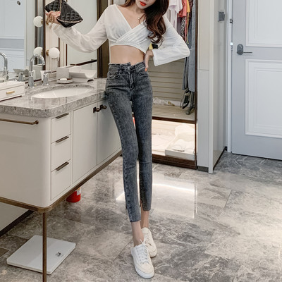 Nove ljetne traperice s asimetričnim kopčanjem