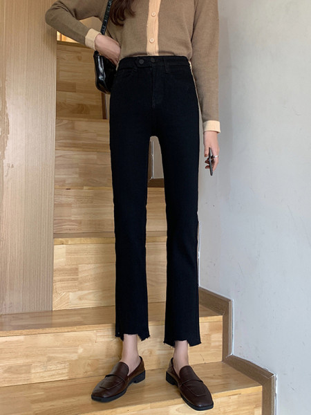 Μοντέρνα γυναικεία ελαστικά τζιν με σκισμένα μοτίβα και μήκος 9/10