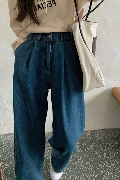 Lai sinine taskutega naiste teksapükste mudel