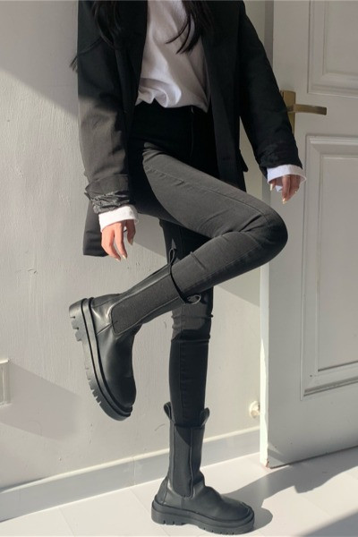 Naiste vabaaja teksad kõrge vöökohaga musta värvi