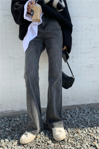 Дамски дънки в черен цвят - широк модел