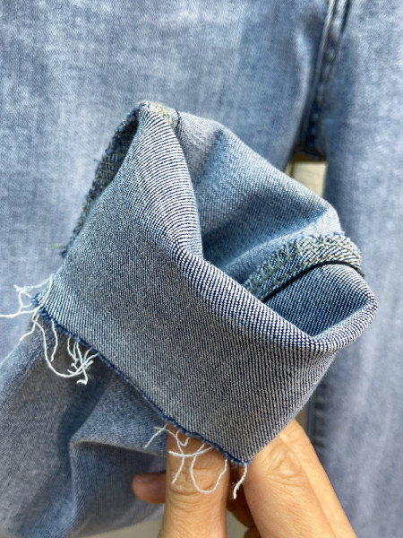 Metallelemendi ja taskutega vabaaja naiste teksad