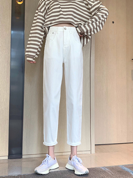 Νέο μοντέλο γυναικεία τζιν με υψηλή μέση σε λευκό χρώμα