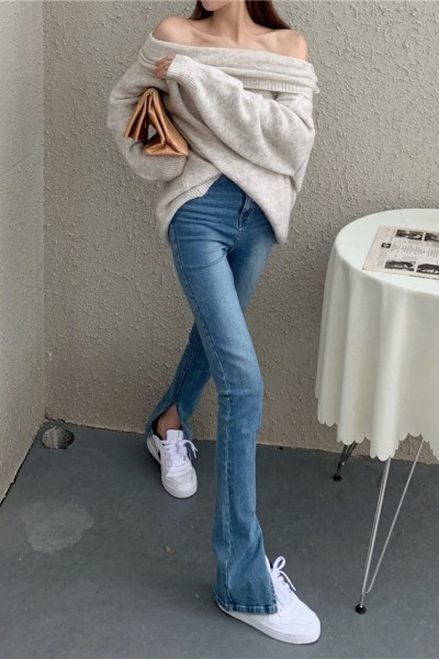 Дамски дънки с висока талия и цепки на глезените