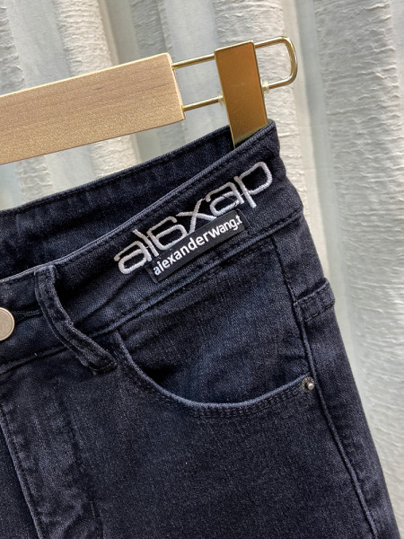 Naiste vabaaja teksad, millel on parem rebenenud ja kõrge vöökoht