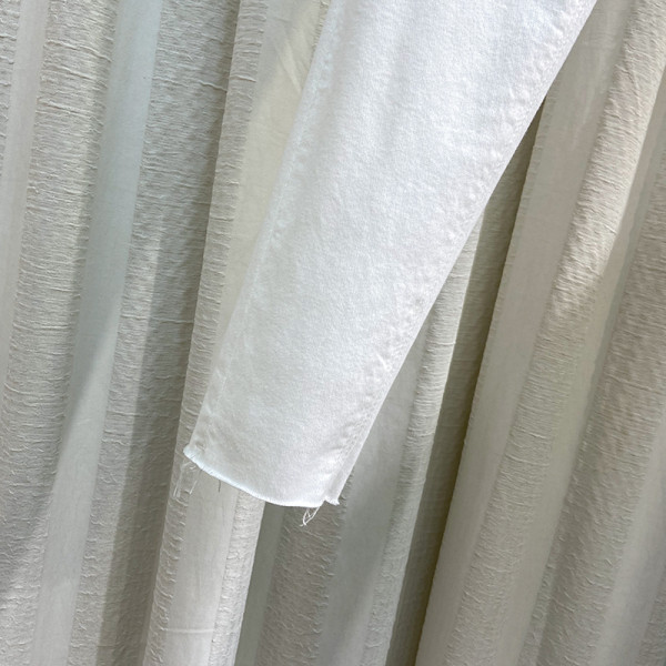 Naiste kõrge vöökohaga teksad – valget värvi