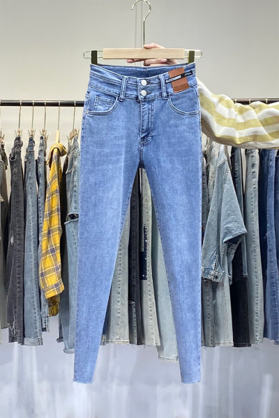 Изчистени дамски дънки Slim Модел 