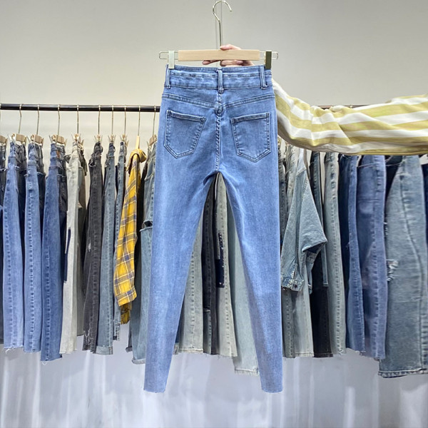 Изчистени дамски дънки Slim Модел 