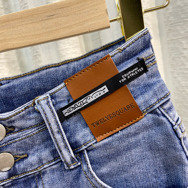 Изчистени дамски дънки Slim Модел 