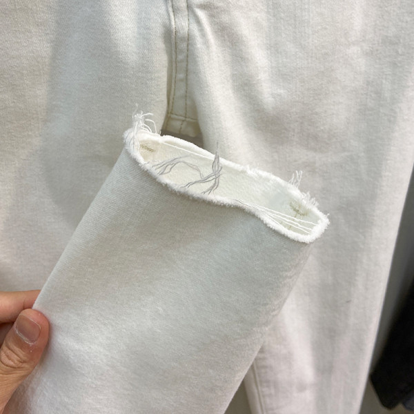 Blugi de damă cu talie înaltă în alb