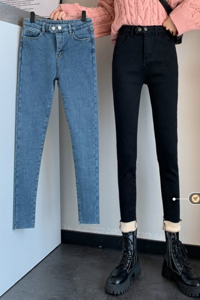 Moodsad naiste teksad taskute ja nööpidega musta ja sinise värviga