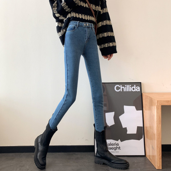 Moodsad naiste teksad taskute ja nööpidega musta ja sinise värviga