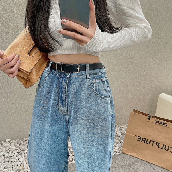 Κομψά γυναικεία τζιν - φαρδιά μοντέλο με τσέπες