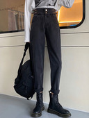 Naiste vabaaja teksad, mille vöökohal on pannal