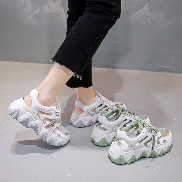 Γυναικεία αθλητικά πάνινα παπούτσια με κορδόνια και τραχιά σόλα