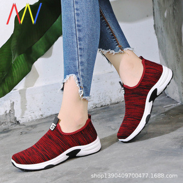 Νέο μοντέλο γυναικεία αθλητικά  παπούτσια από ύφασμα με μοτίβο