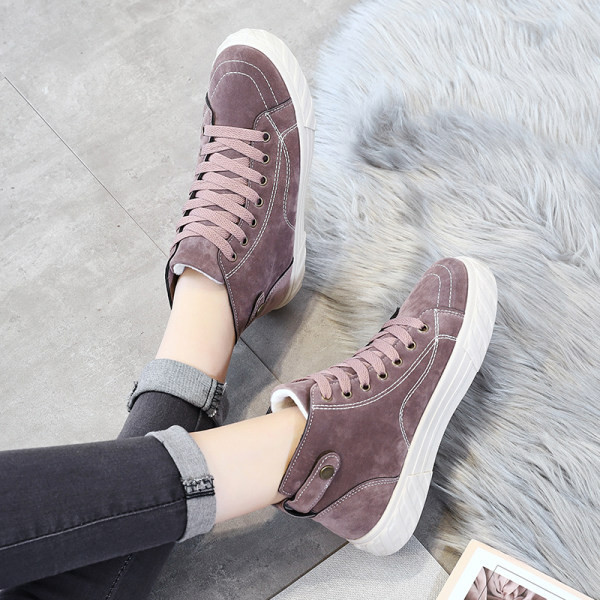 Paelte ja lameda tallaga vabaaja tossud - kolmes värvitoonis