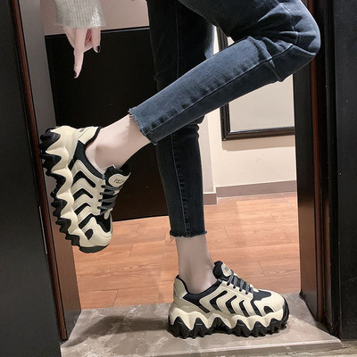 Νέο μοντέλο γυναικεία αθλητικά παπούτσια με τραχιά σόλα και κορδόνια