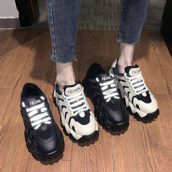 Νέο μοντέλο γυναικεία αθλητικά παπούτσια με τραχιά σόλα και κορδόνια