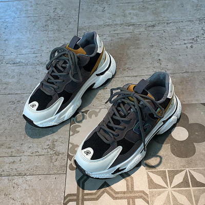 Värvilised lameda tallaga naiste spordi- ja vabaaja tossud