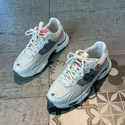 Värvilised lameda tallaga naiste spordi- ja vabaaja tossud