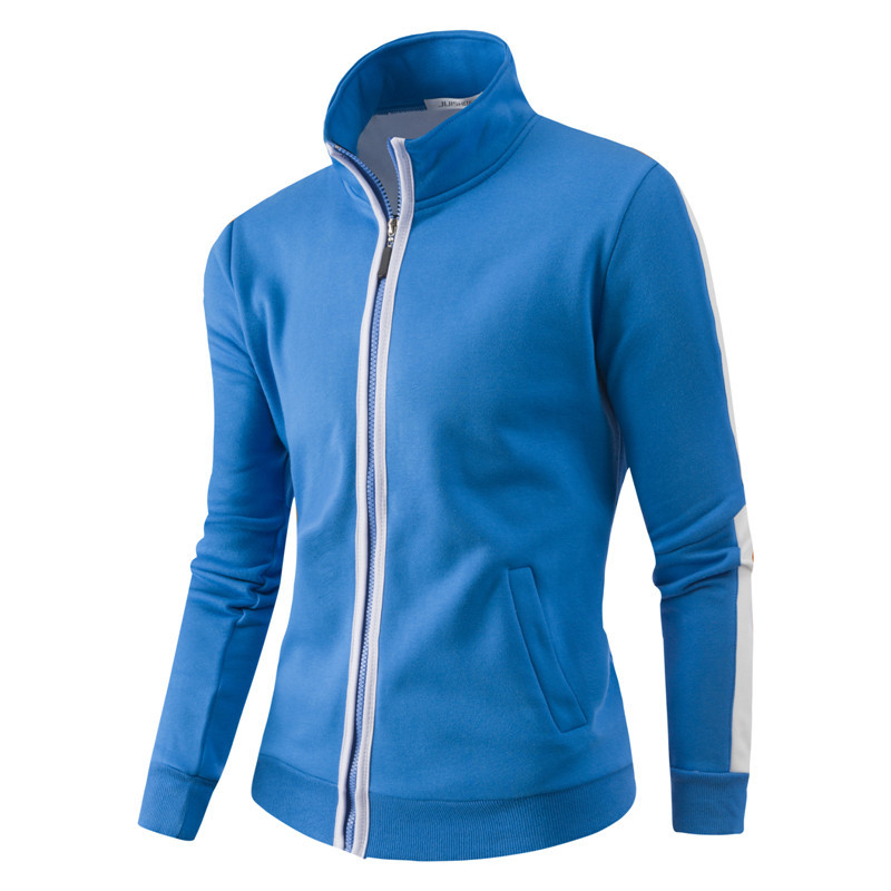 Igapäevane taskutega dressipluusi tavaline mudel