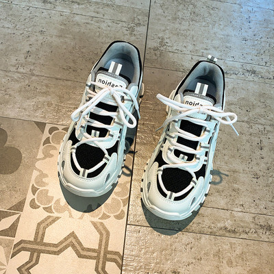 Kareda tallaga naiste vabaaja tossud