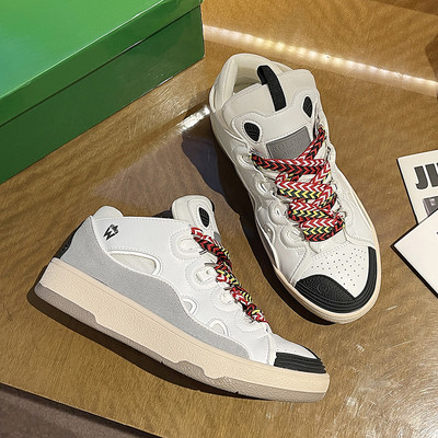 Värviliste lipsudega ja lameda tallaga naiste tossud