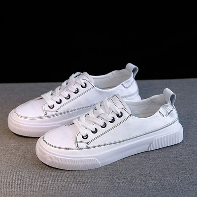 Novi model ženskih tenisica sa ravnim đonom i vezicama u bijeloj i bež boji od eko kože