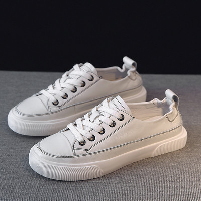 Novi model ženskih tenisica sa ravnim đonom i vezicama u bijeloj i bež boji od eko kože