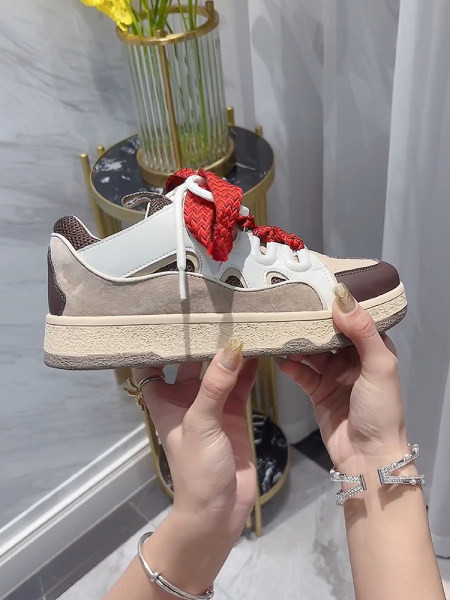 Naiste värviliste lipsudega tossud