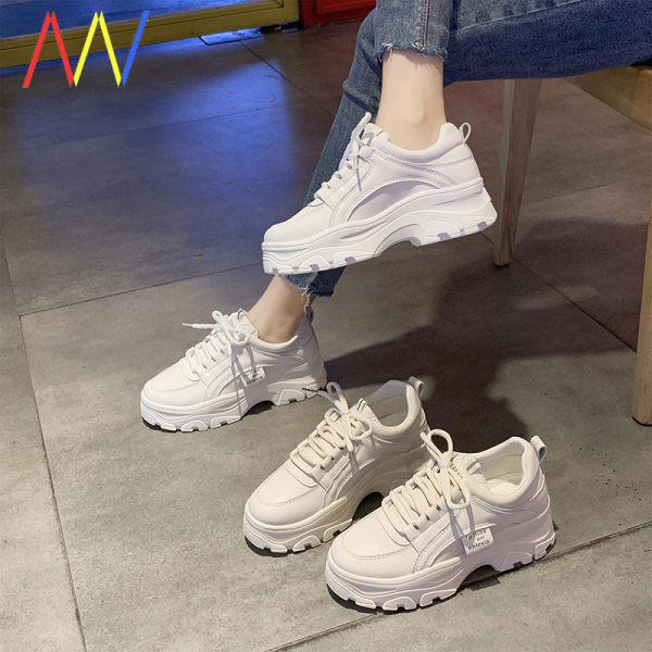 Moodsad krobelise tallaga tossud