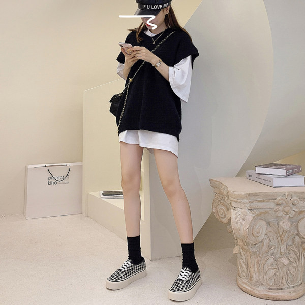 Καθημερινά πάνινα παπούτσια με επίπεδη σόλα και κορδόνια