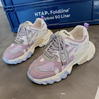 Võrgusilma ja kareda tallaga naiste tossud