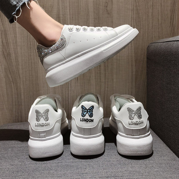 Casual γυναικεία αθλητικά παπούτσια σε λευκό χρώμα με κέντημα