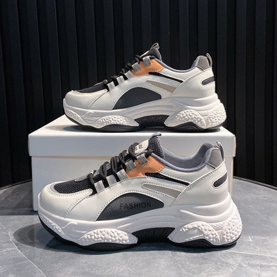 Νέο μοντέλο γυναικεία αθλητικά παπούτσια με έμβλημα