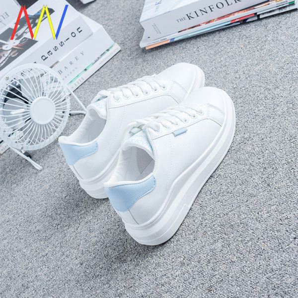 Naiste tossud ökonahast tavalisest mudelist