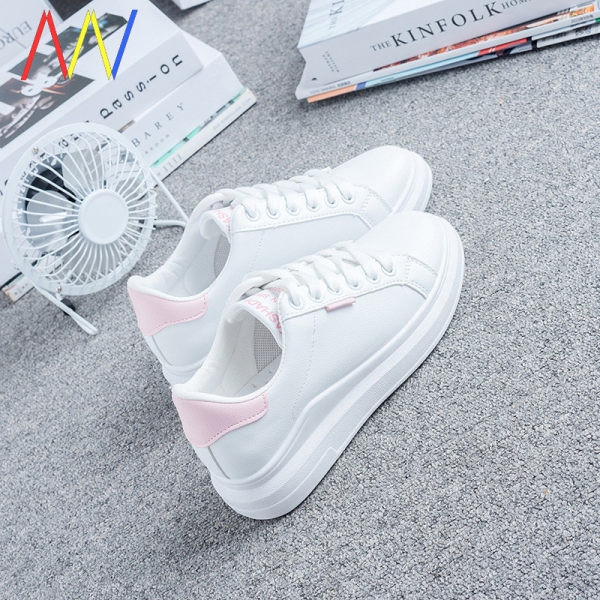 Naiste tossud ökonahast tavalisest mudelist