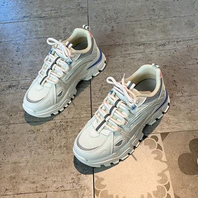 Γυναικεία αθλητικά παπούτσια με τραχιά σόλα και κορδόνια 6 cm