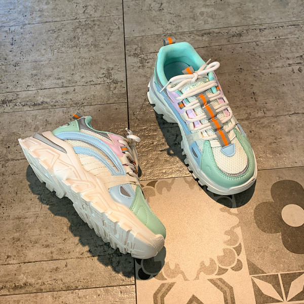 Γυναικεία αθλητικά παπούτσια με τραχιά σόλα και κορδόνια 6 cm