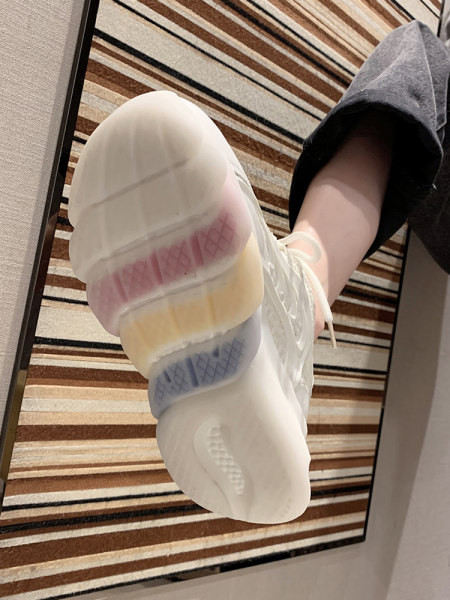 Naiste vabaaja tossud värvilise tallaga