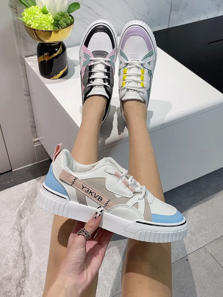 Μοντέρνα γυναικεία αθλητικά  παπούτσια από οικολογικό δέρμα με επίπεδη σόλα