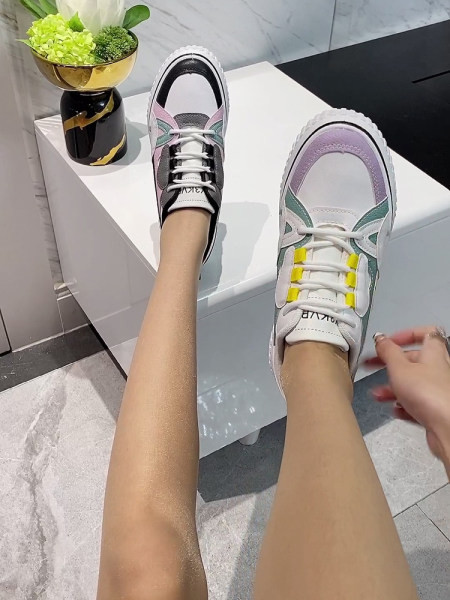 Μοντέρνα γυναικεία αθλητικά  παπούτσια από οικολογικό δέρμα με επίπεδη σόλα