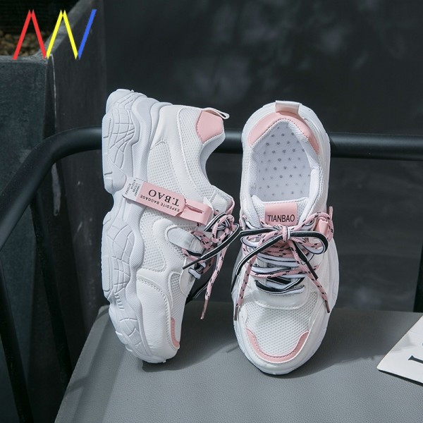 Γυναικεία αθλητικά  παπούτσια από οικολογικό δέρμα με κορδόνια