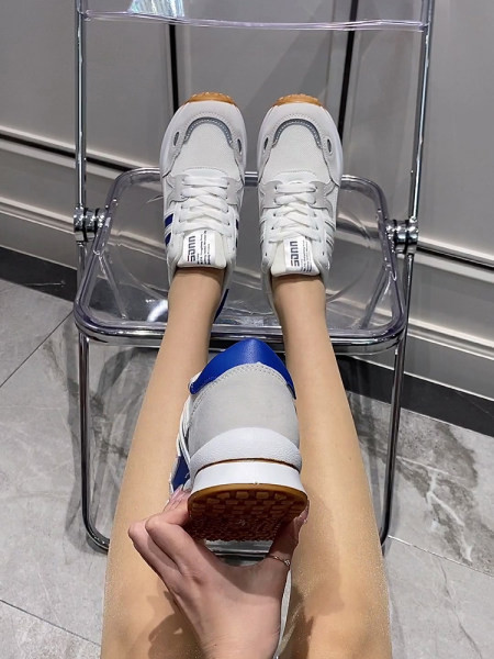 Naiste paeltega kevadiste tossude uus mudel