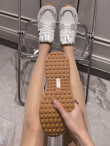 Naiste paeltega kevadiste tossude uus mudel